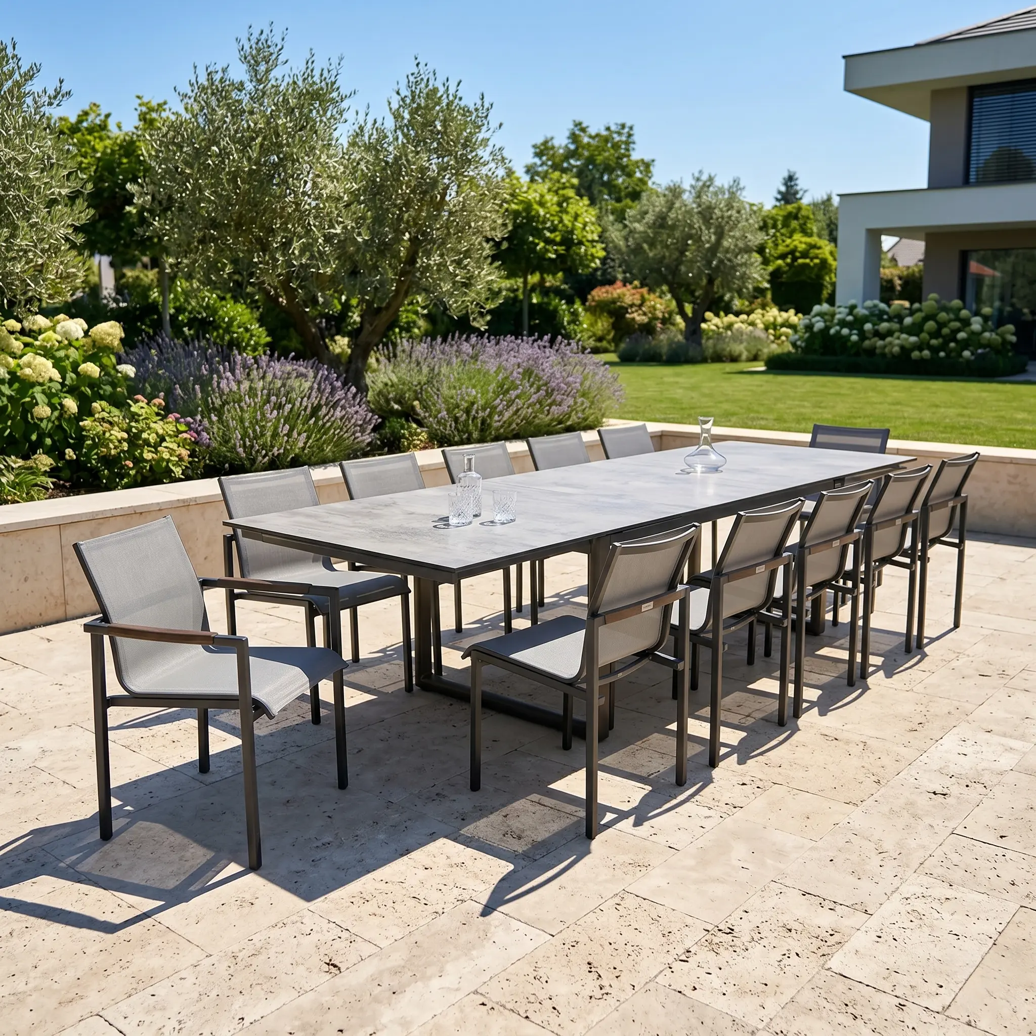 Mesa 13 Piece Dining Group